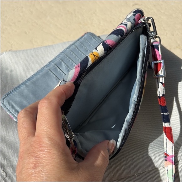 🆑loset 🆑clearance VERA BRADLEY Crossbody Bag/wallet RFID adjustable strap - Picture 6 of 11